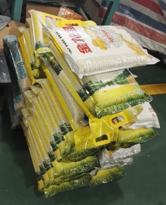 W pełni automatyczne maszyny do pakowania ziarna pszenicy w worki AC380V 2,5 kg CCPIT